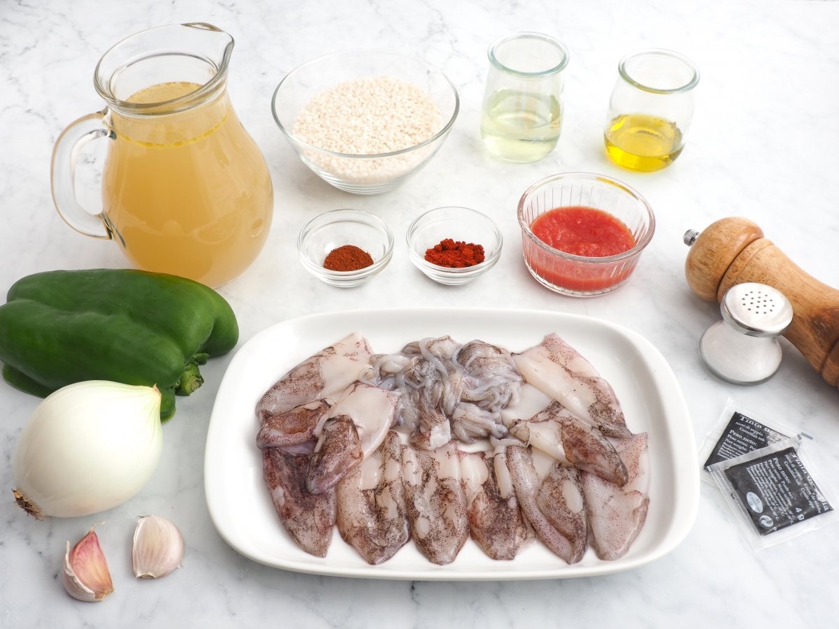 Ingredientes del arroz negro con chipirones