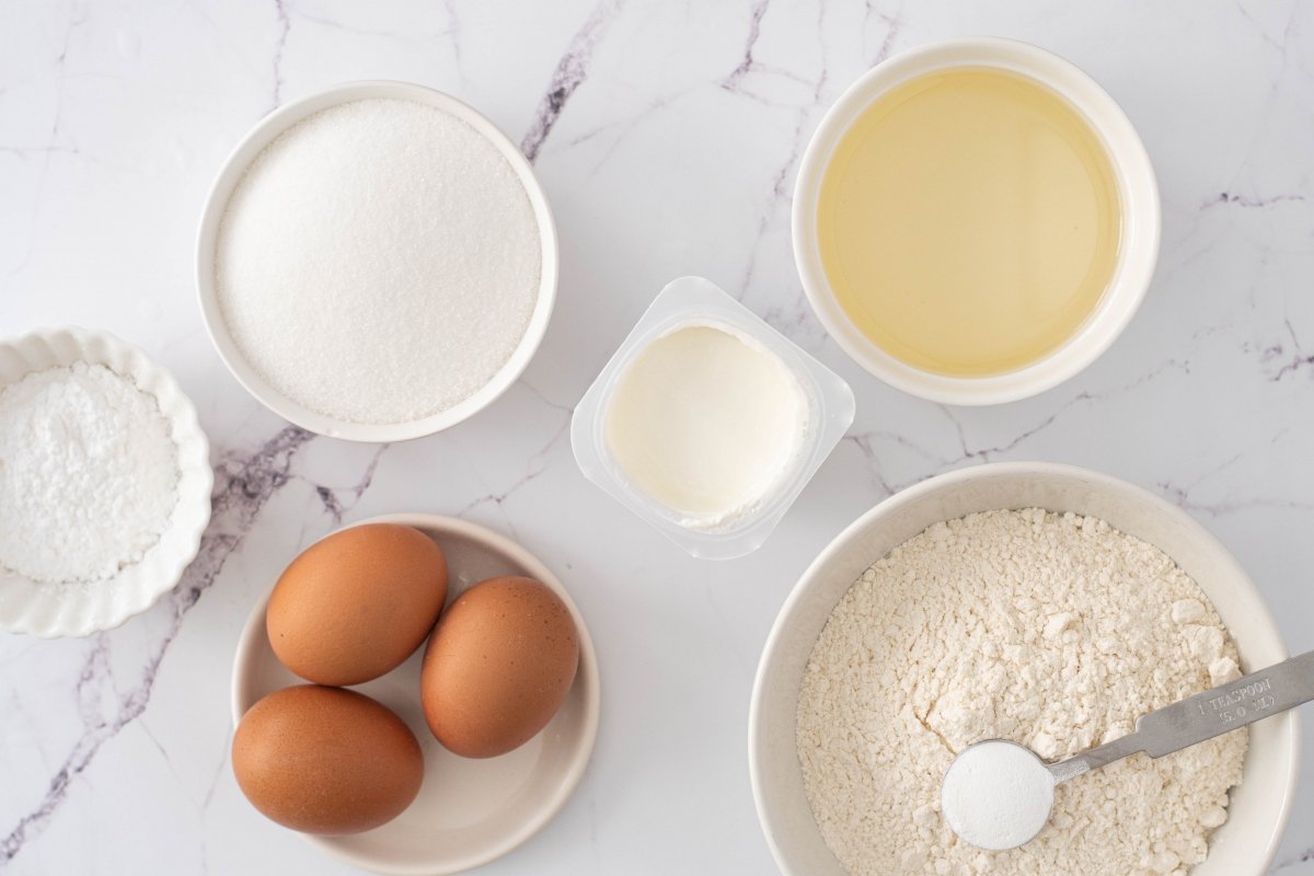 Ingredientes del bizcocho de yogur en microondas