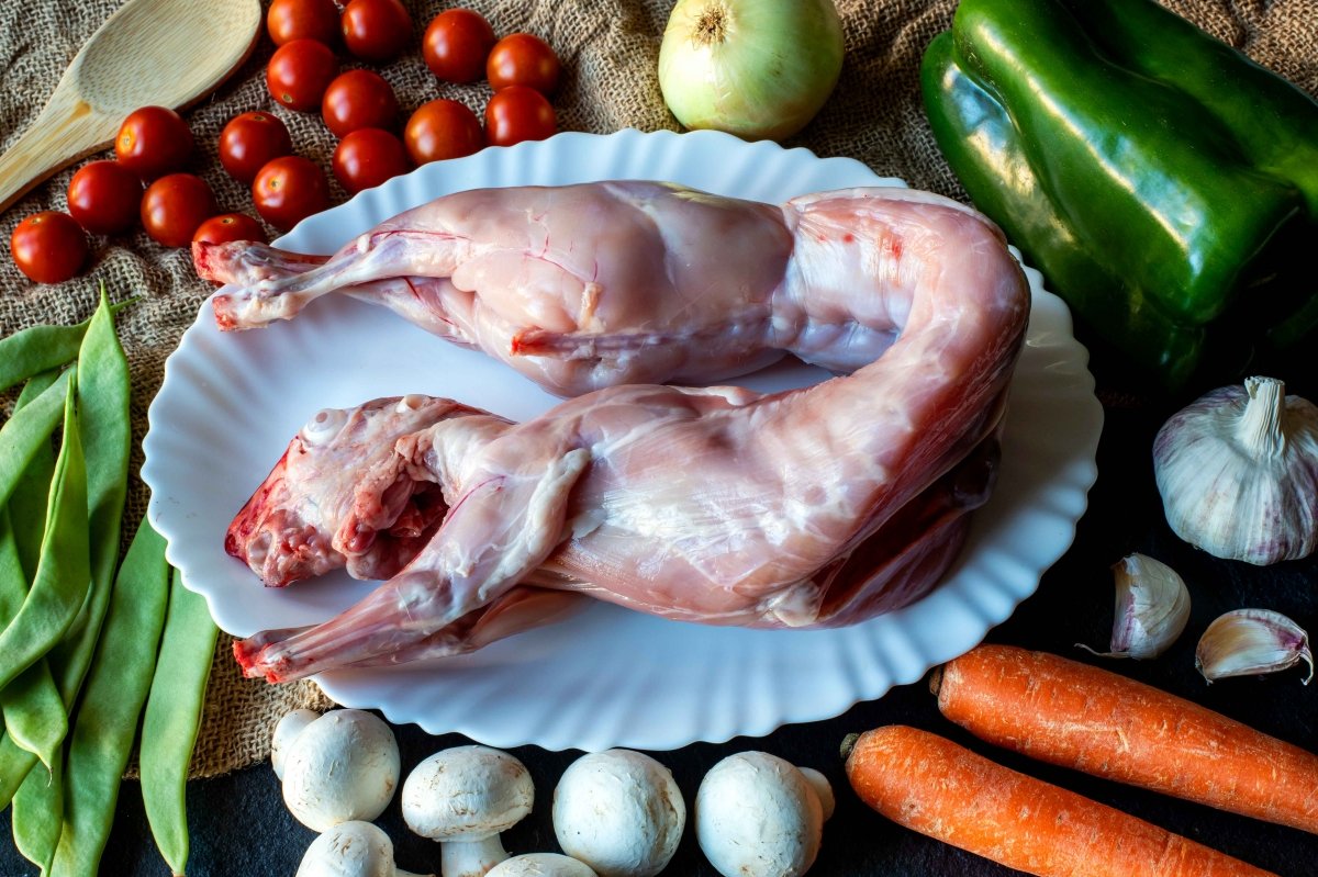 Ingredientes del conejo guisado con verduras *