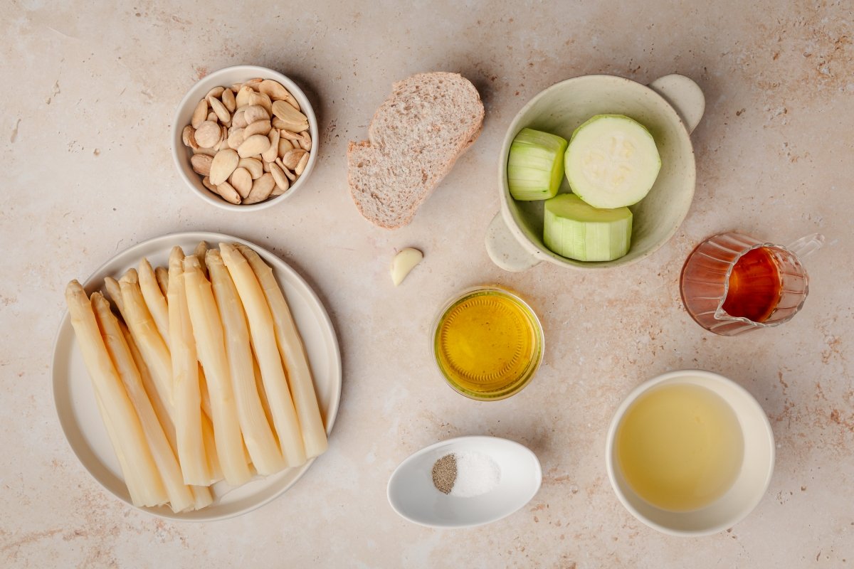 Ingredientes del gazpacho de espárragos