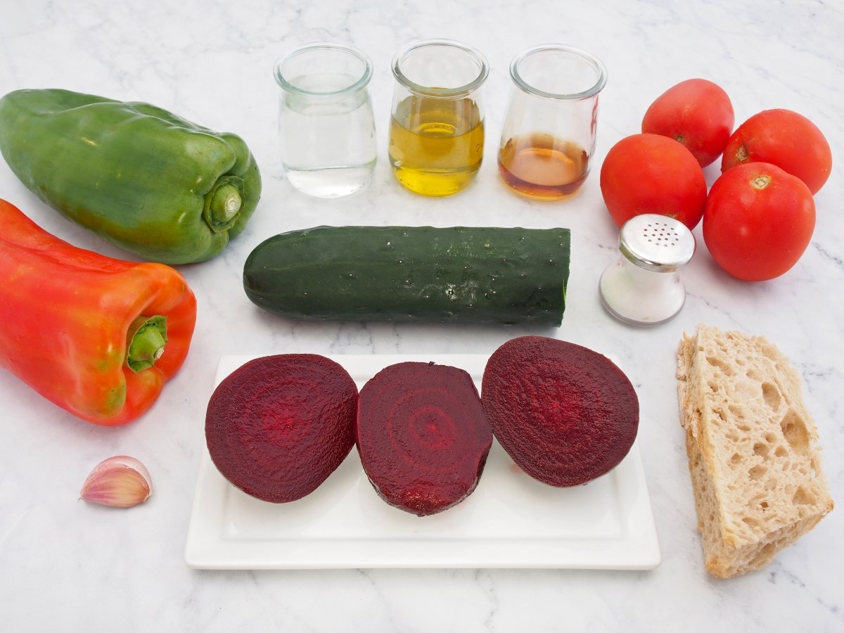 Ingredientes del gazpacho de remolacha