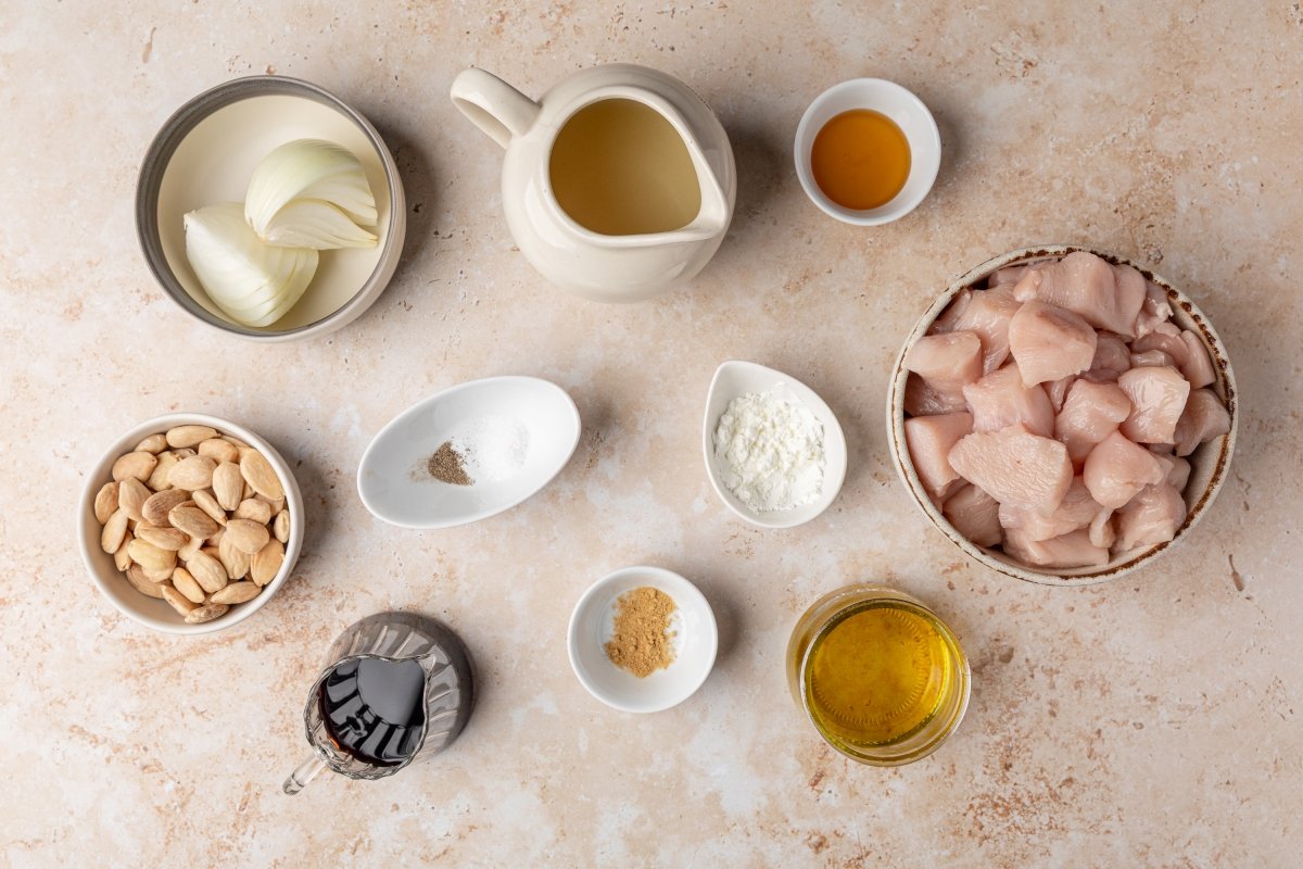 Ingredientes del pollo con almendras en Thermomix