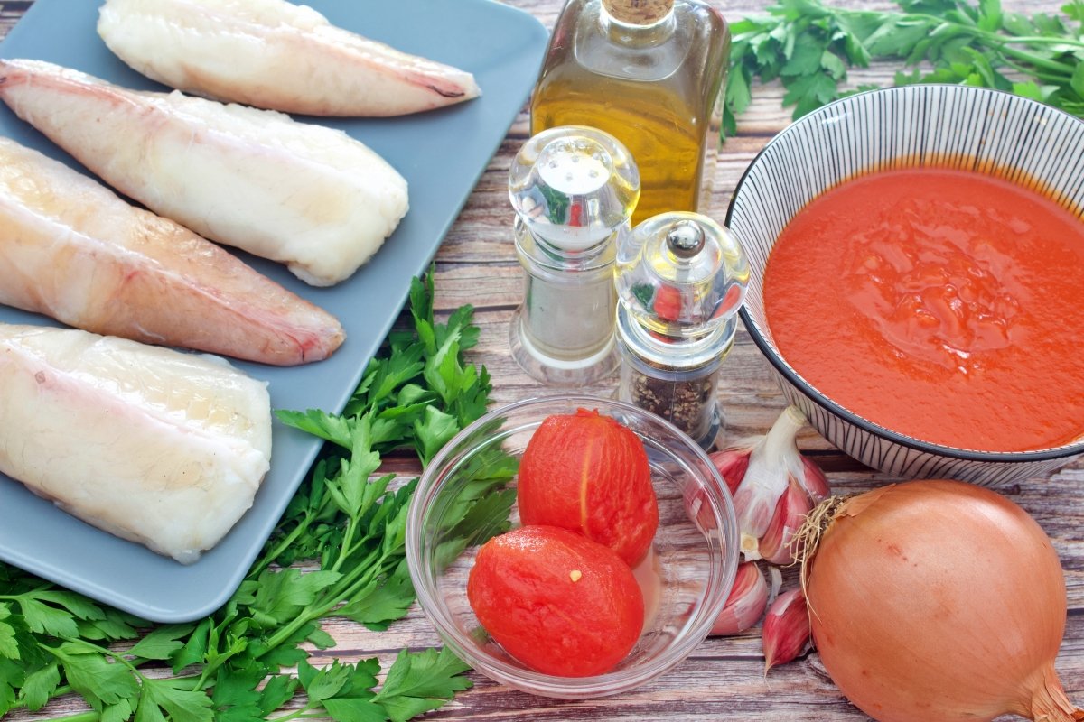 Ingredientes del rape en salsa de tomate
