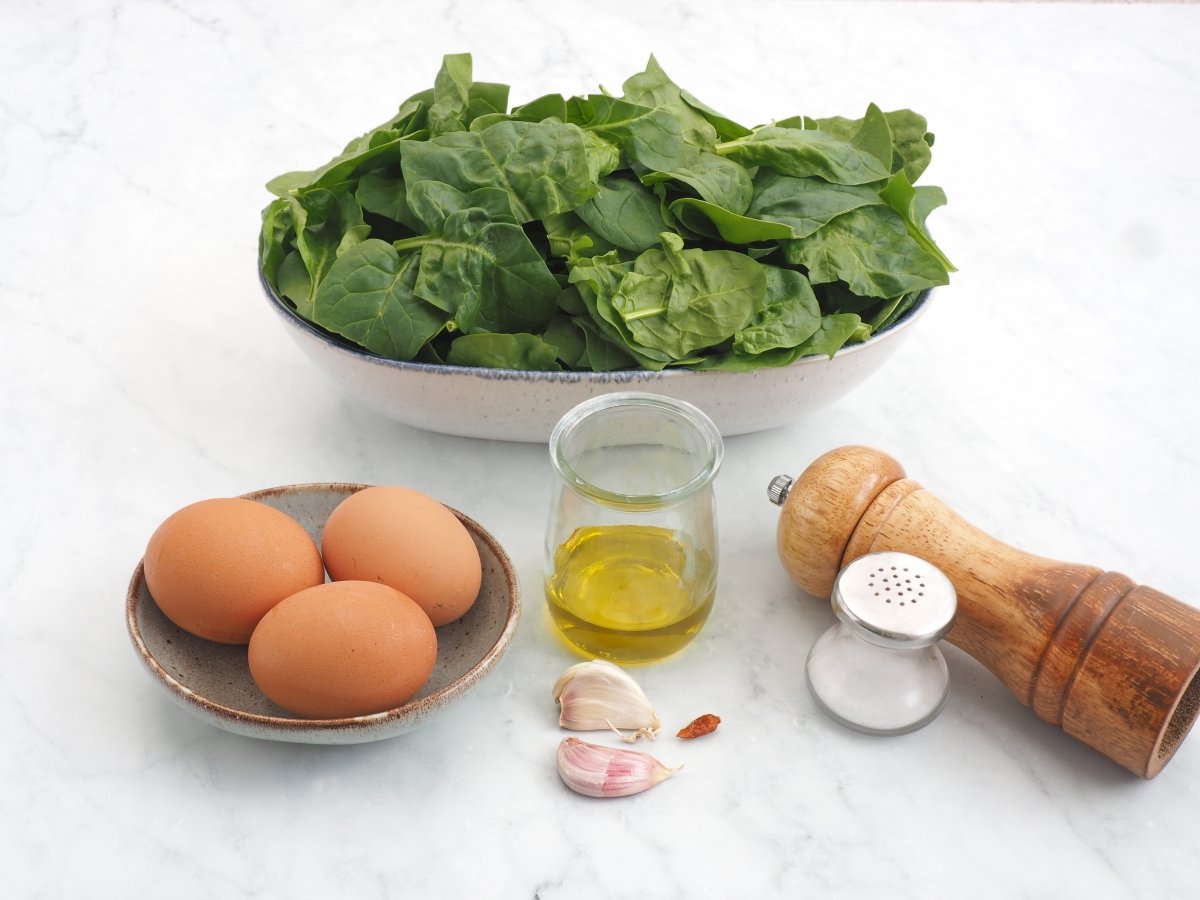 Ingredientes del revuelto de espinacas