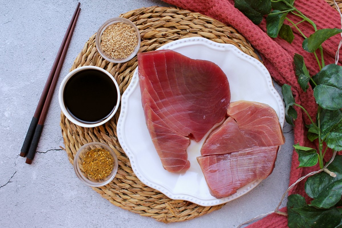 Ingredientes necesarios para el atún marinado con soja