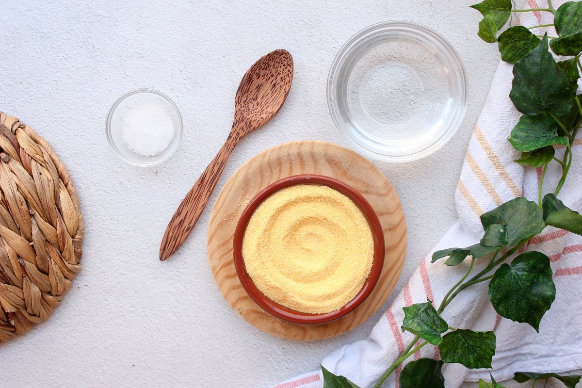 Necessary ingredients to make homemade arepas