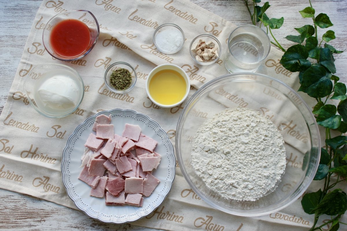 Ingredientes necesarios para hacer una pizza prosciutto o con jamón cocido