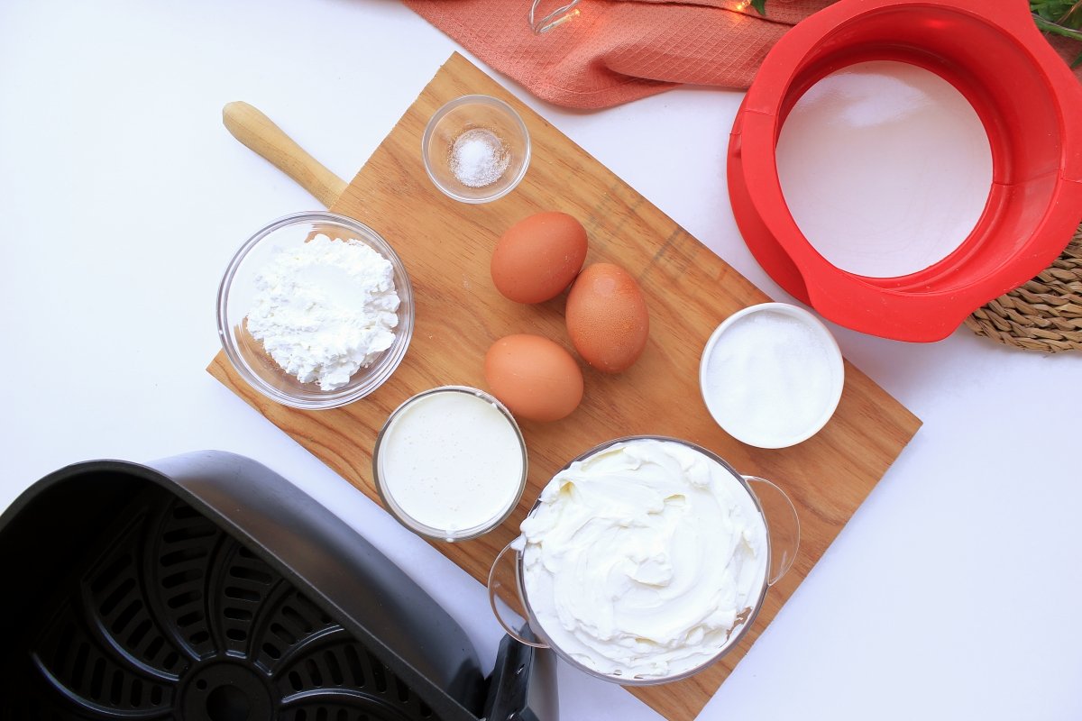Ingredients needed to make an air fryer cheesecake