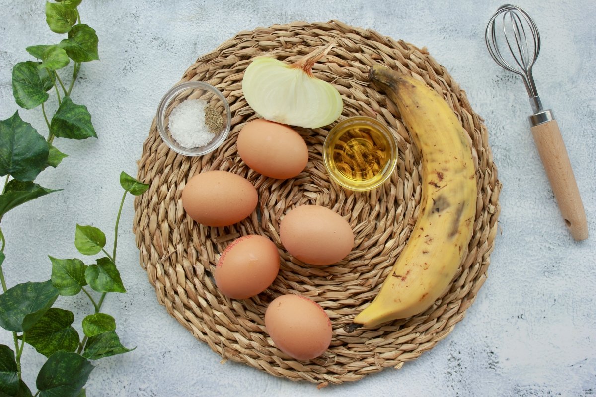 Ingredients needed to make a plantain tortilla