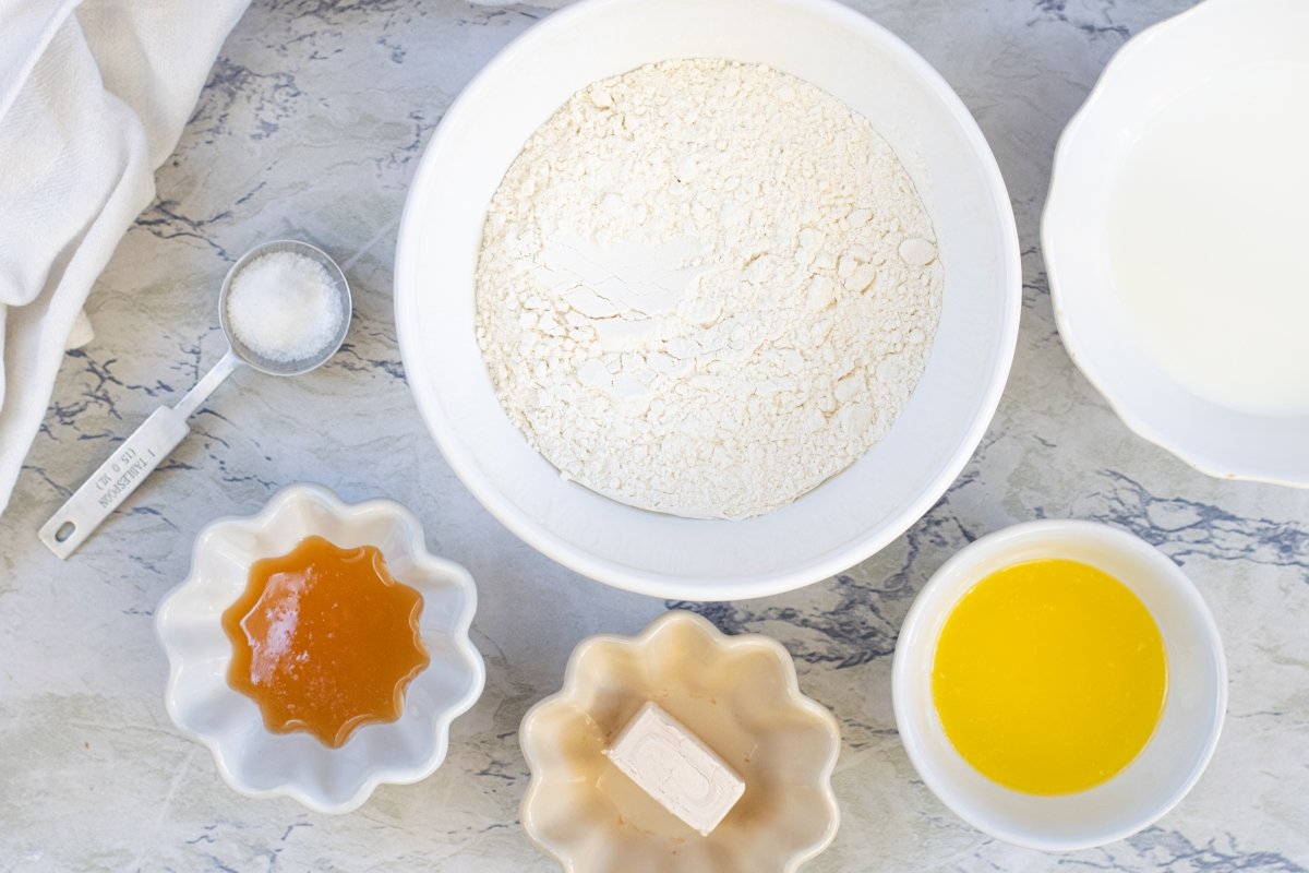 Sliced ​​bread ingredients