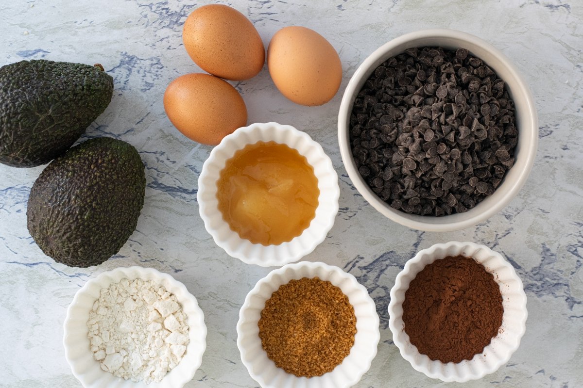 Ingredientes para cocinar brownie de aguacate