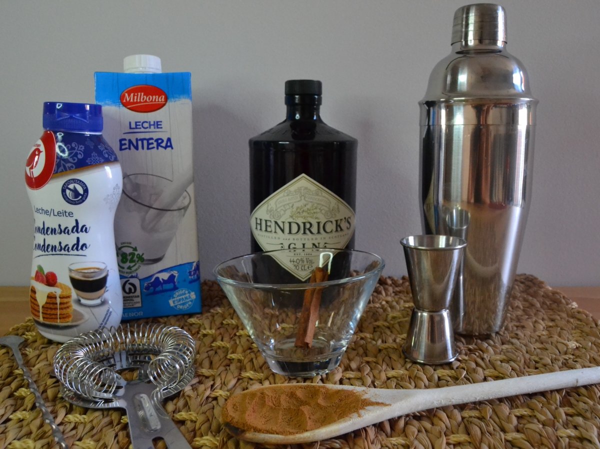 Ingredientes para el cóctel leche de pantera