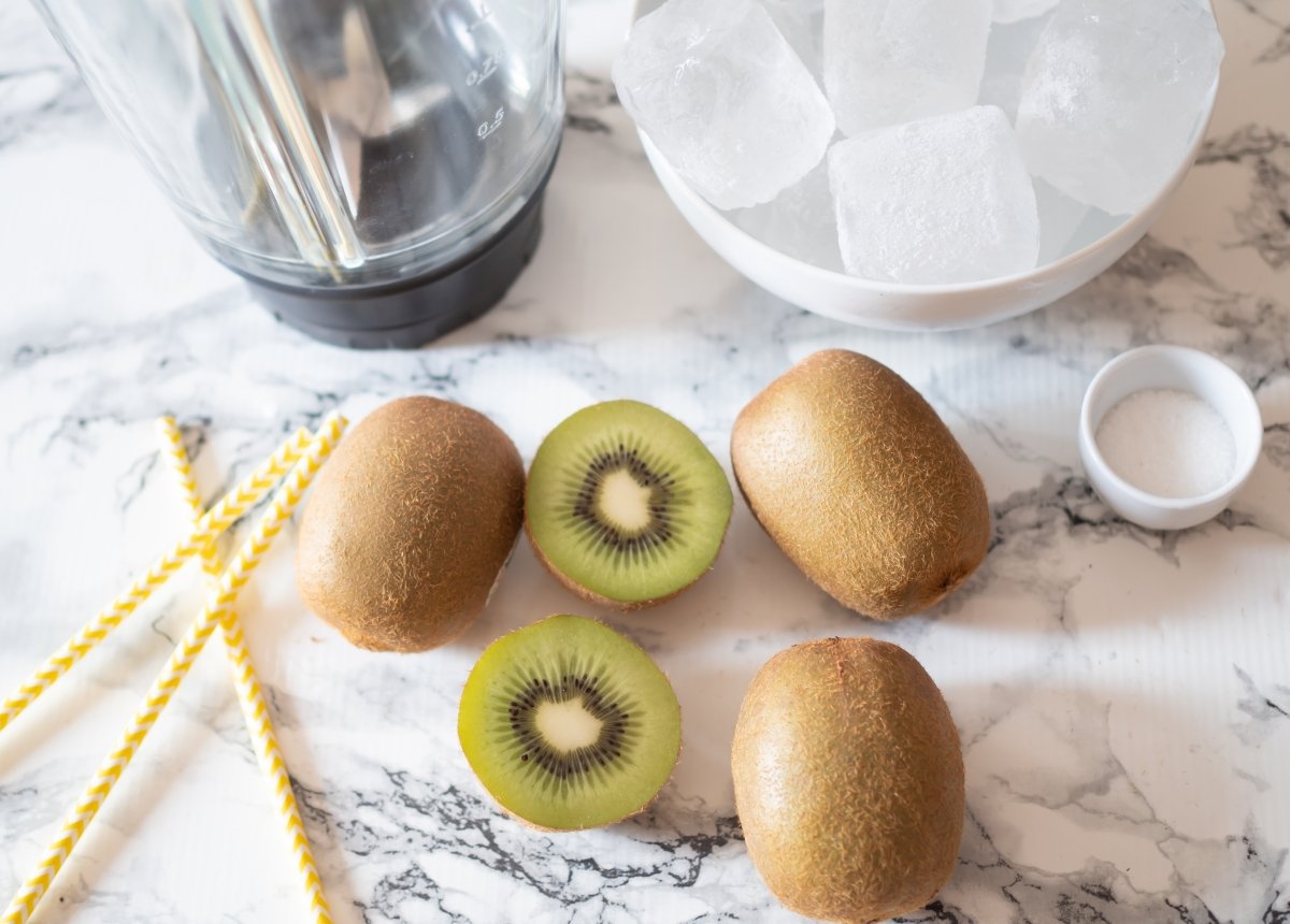 Ingredientes para el granizado de kiwi