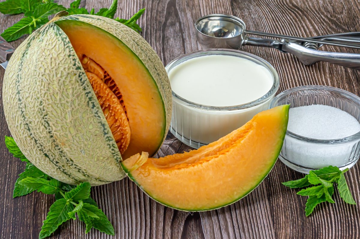 Ingredients for melon ice cream