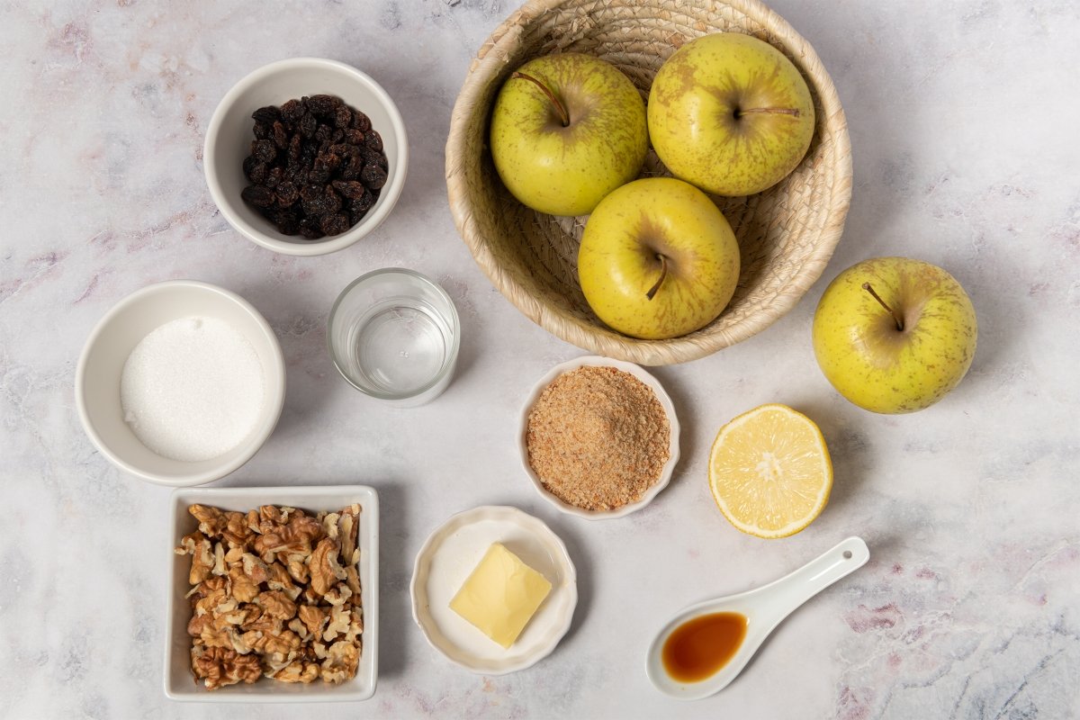 Ingredientes para el relleno del strudel de manzana