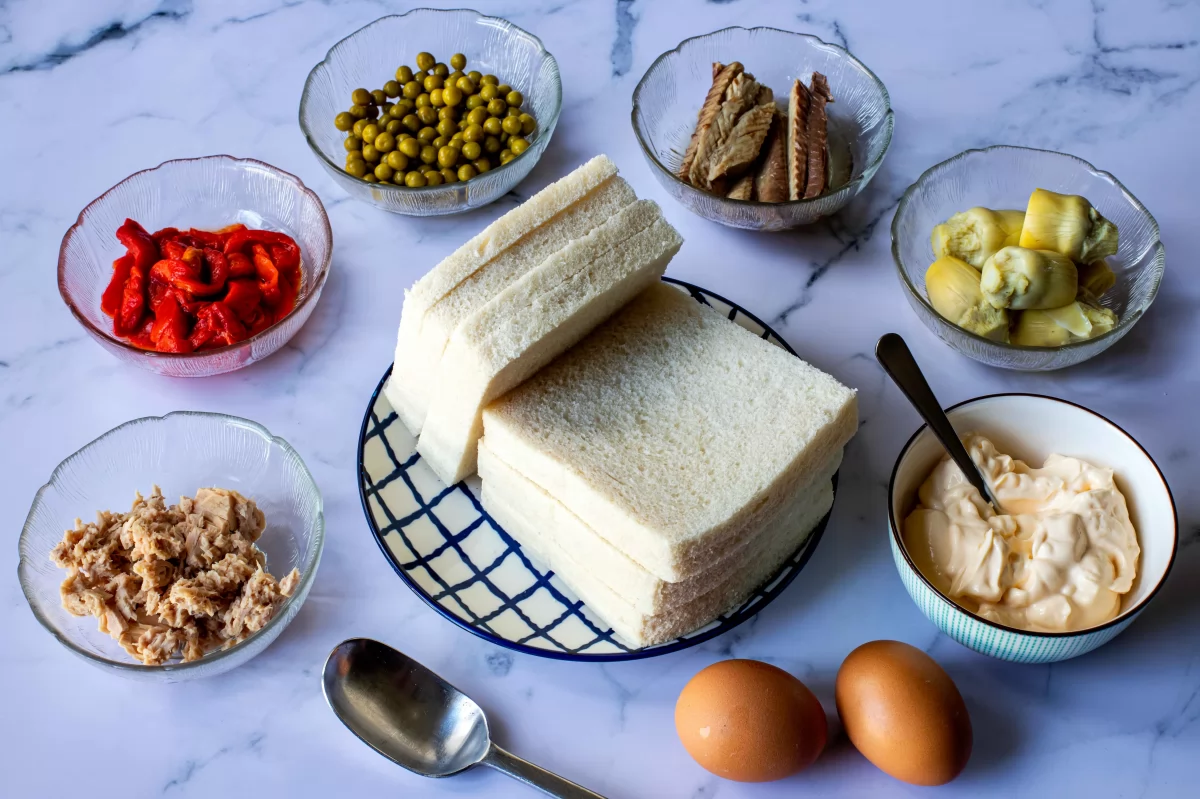 Sándwich de ensaladilla estilo Rodilla 1 Ingredientes para el sándwich de ensaladilla estilo Rodilla *