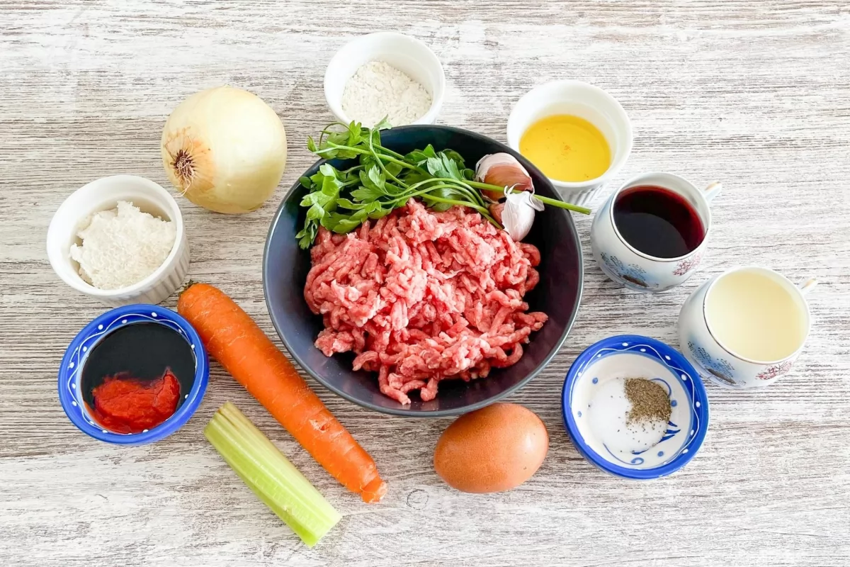 Albóndigas en salsa española al horno 2 Ingredientes para elaborar albondigas en salsa española al horno