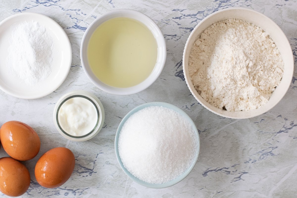 Ingredientes para elaborar bizcocho de yogur