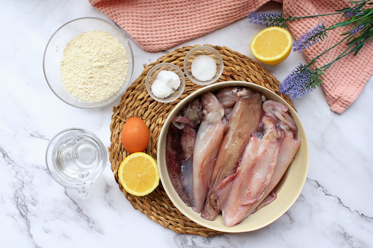 Ingredientes para elaborar calamares a la romana