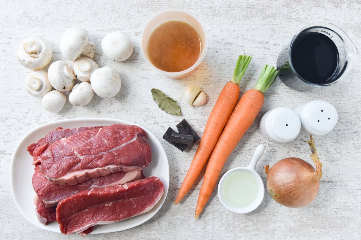 Ingredientes para elaborar ragú o ragout de ternera
