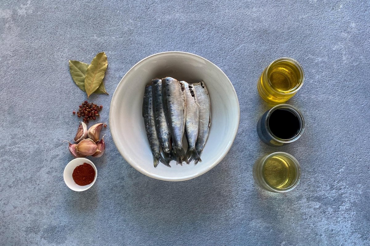 Ingredientes para elaborar sardinas en escabeche