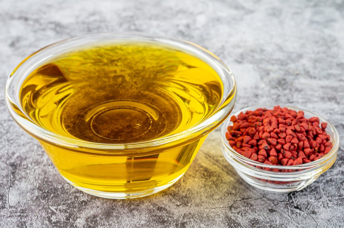 Ingredientes para hacer aceite de achiote