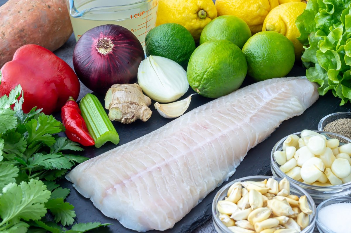 Ingredientes para hacer ceviche peruano de pescado