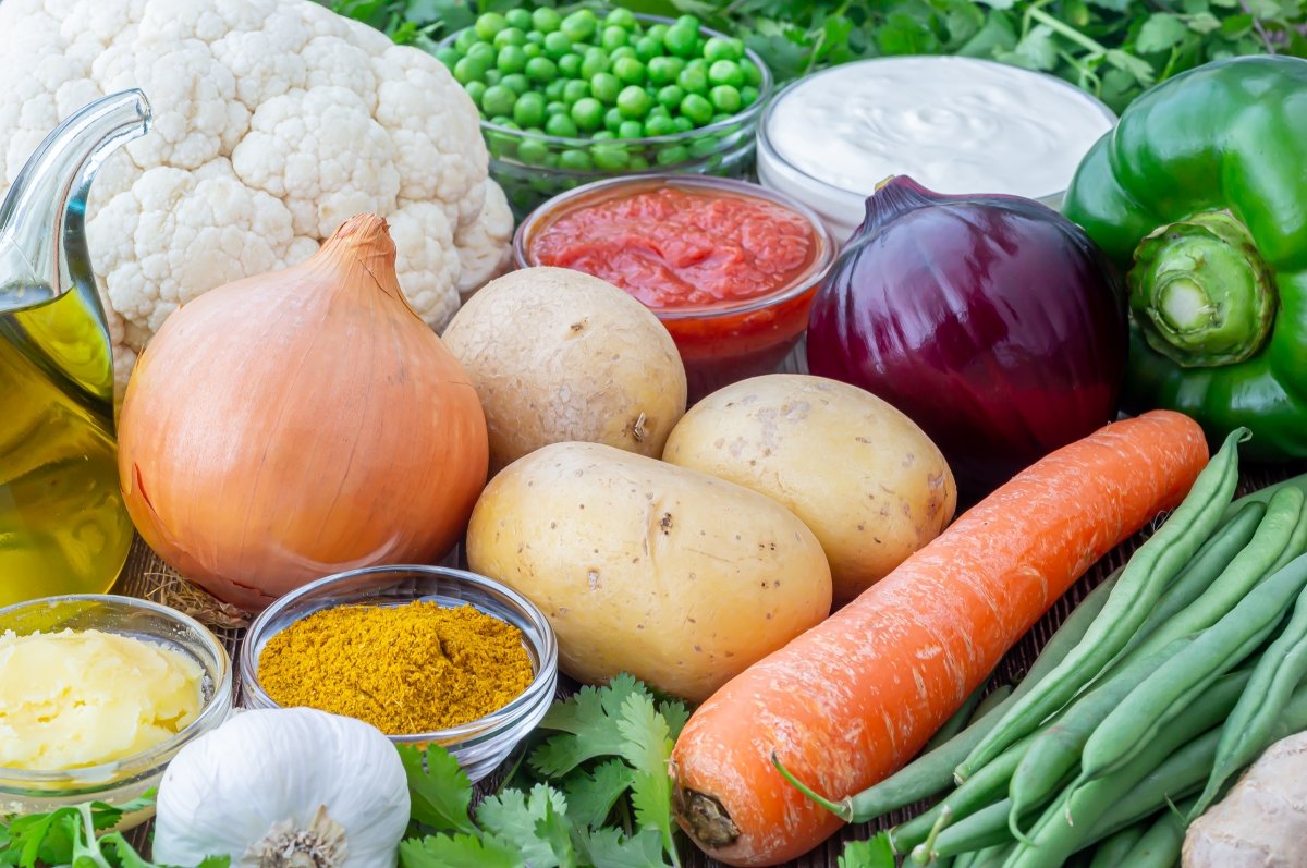 Ingredientes para hacer curry de verduras