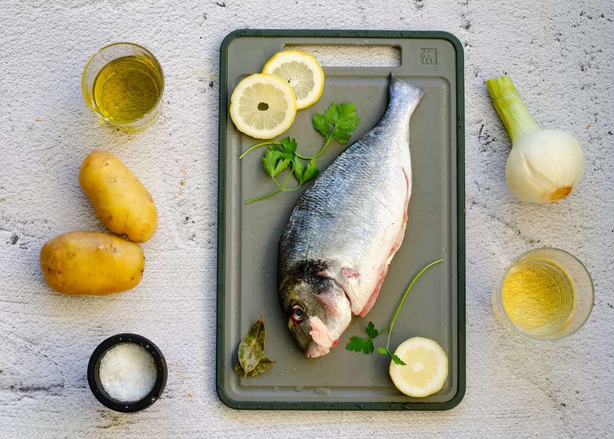 Ingredientes para hacer dorada a la sidra