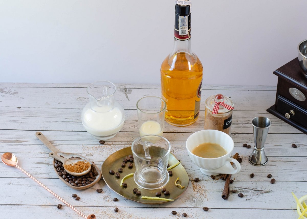 Ingredients to make the barraquito or canarian coffee