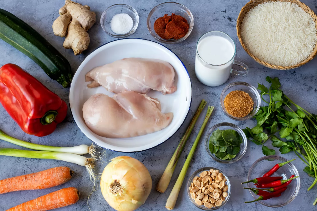 Ingredientes para hacer el curry rojo de verduras y pollo *