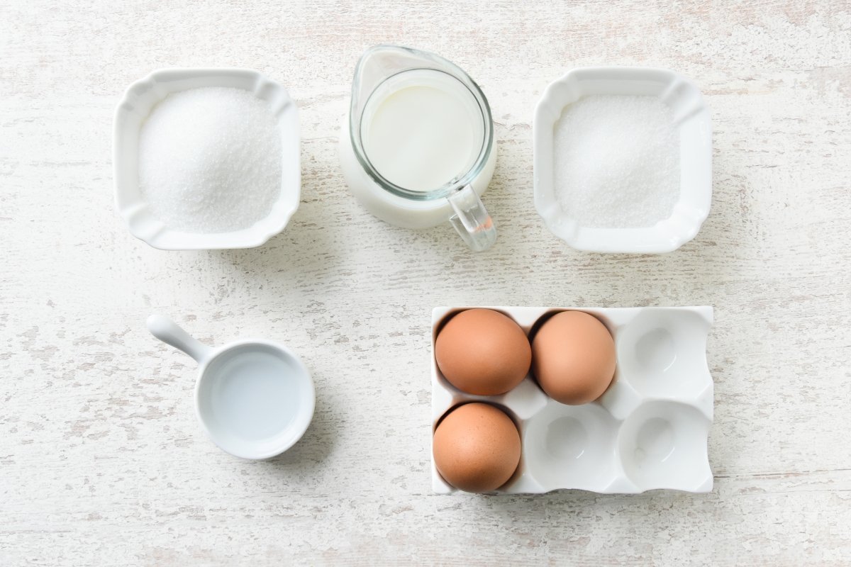 Ingredientes para hacer el flan de huevo