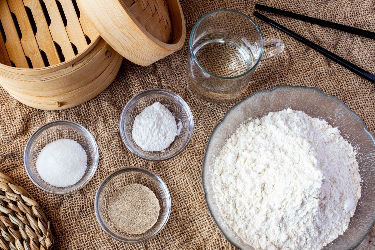 Ingredients for making Chinese bread