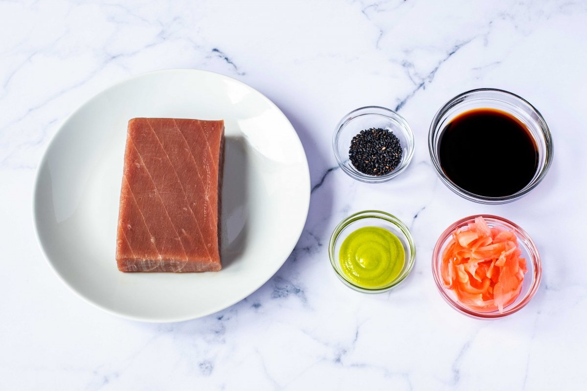 Ingredients to make tuna sashimi
