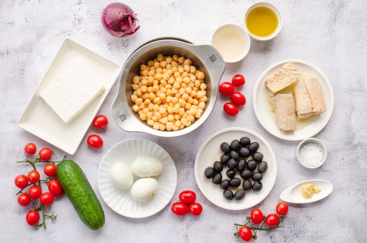 Ingredientes para hacer ensalada de garbanzos