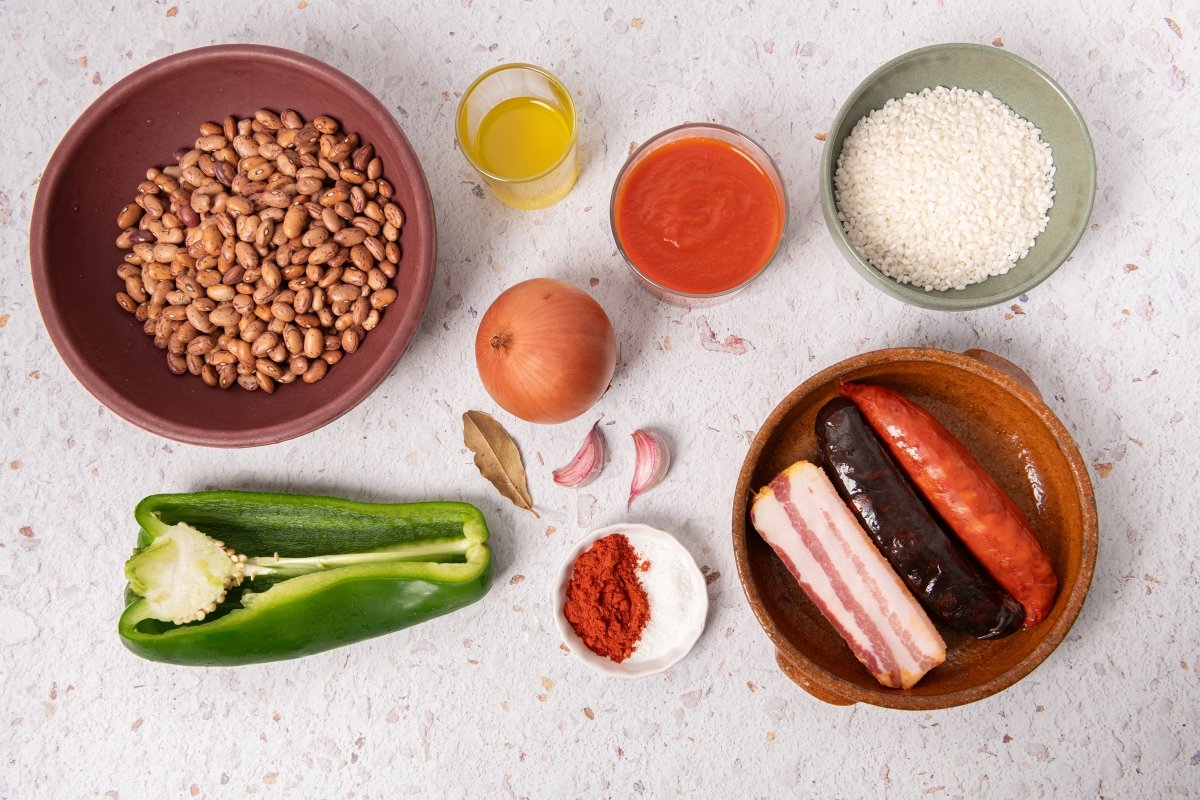 Ingredientes para hacer judías pintas con arroz