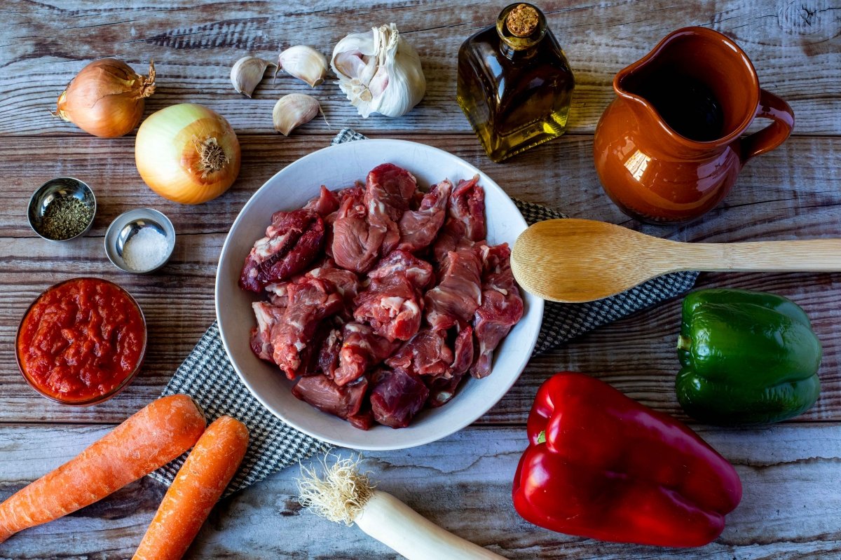 Ingredientes para hacer la carne de ternera en salsa