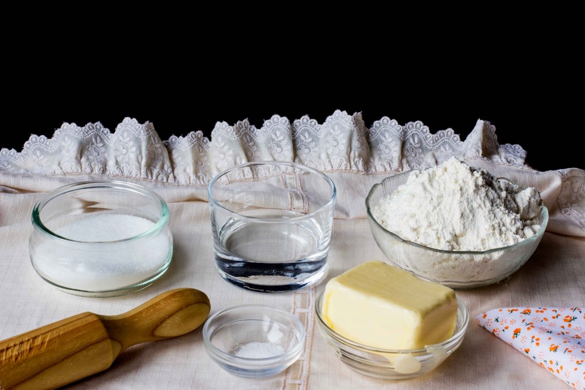 Ingredients for making petit-beurre biscuits