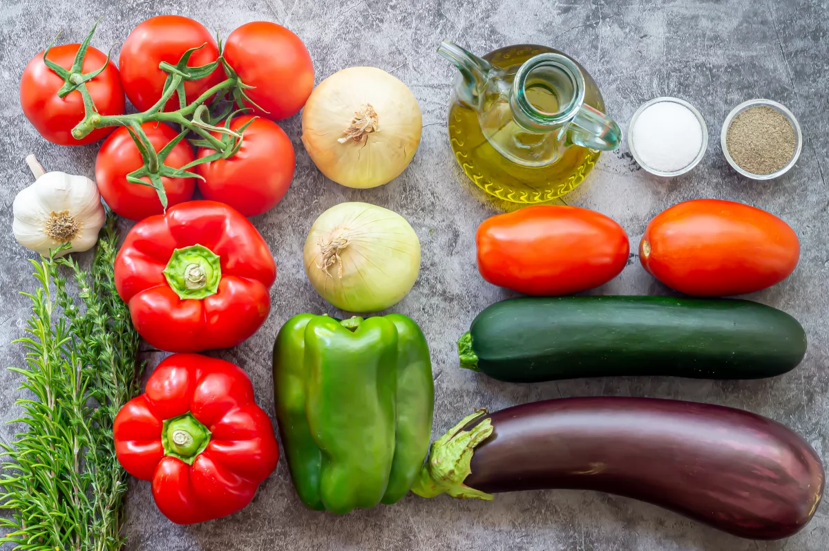 La mejor receta de Ratatouille que sabe a puro Disney 9 Merca2.es Ingredientes de la Ratatouille para cuatro comensales