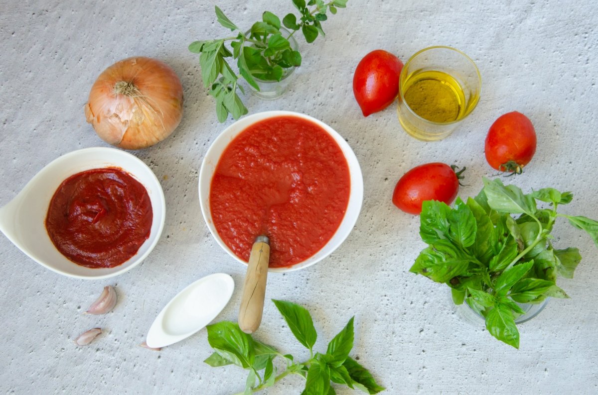 Ingredients for making marinara sauce