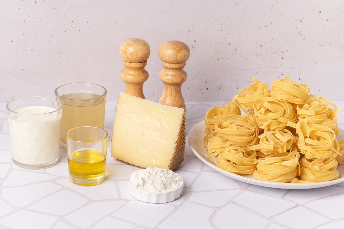 Ingredientes para hacer tagliatelle con queso