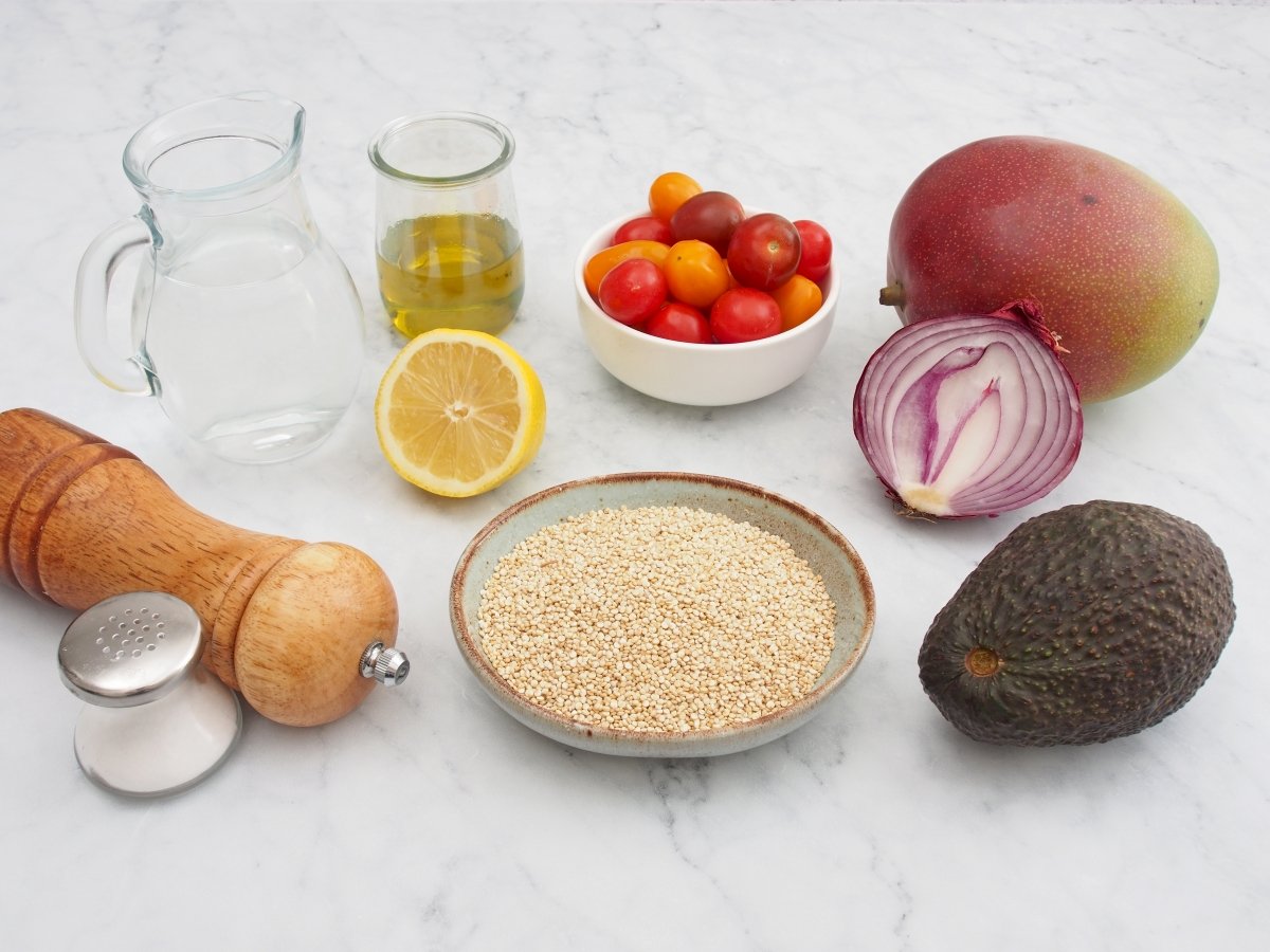 Ingredientes para la ensalada fresca de quinoa