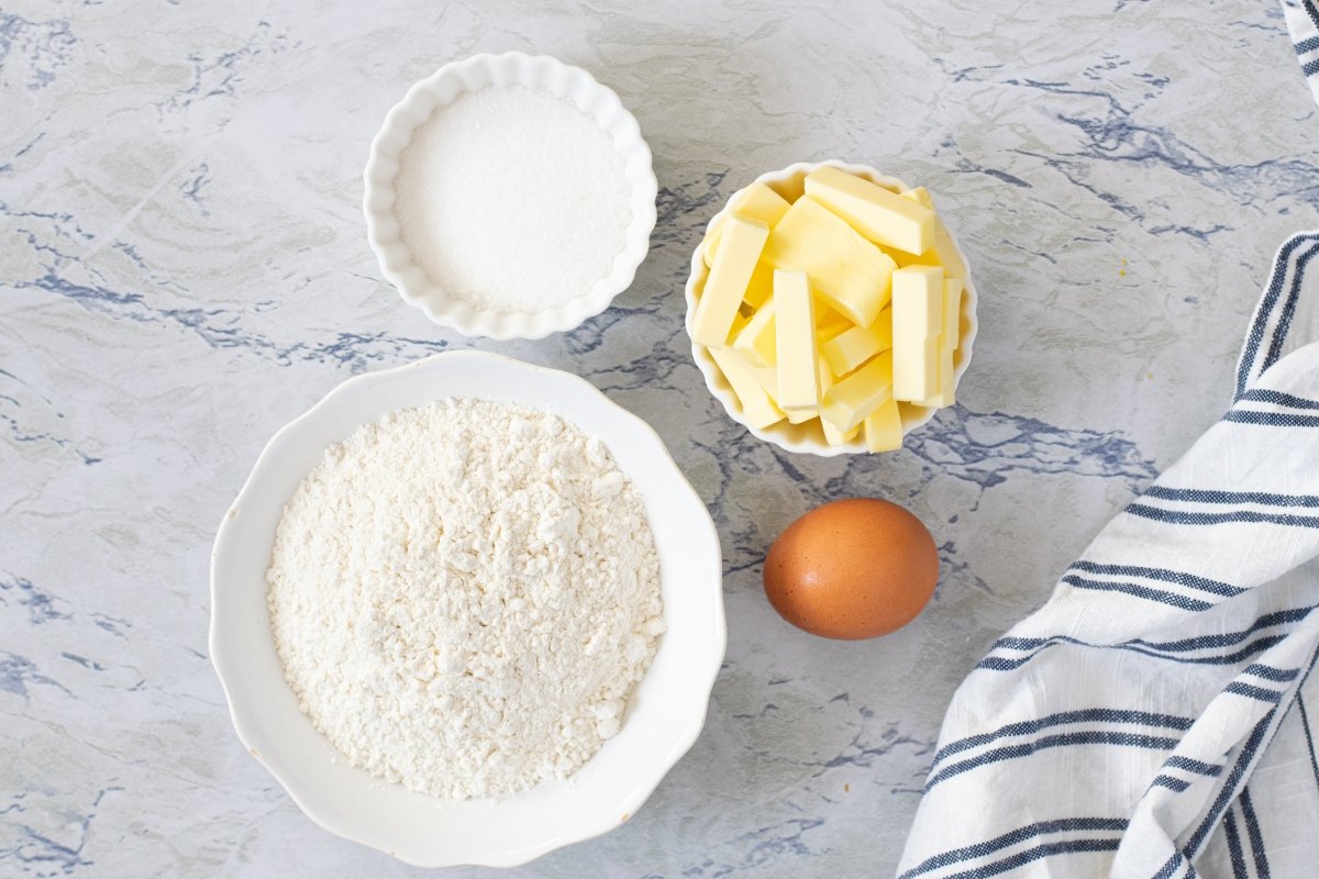 Ingredientes para la masa del pastel vasco