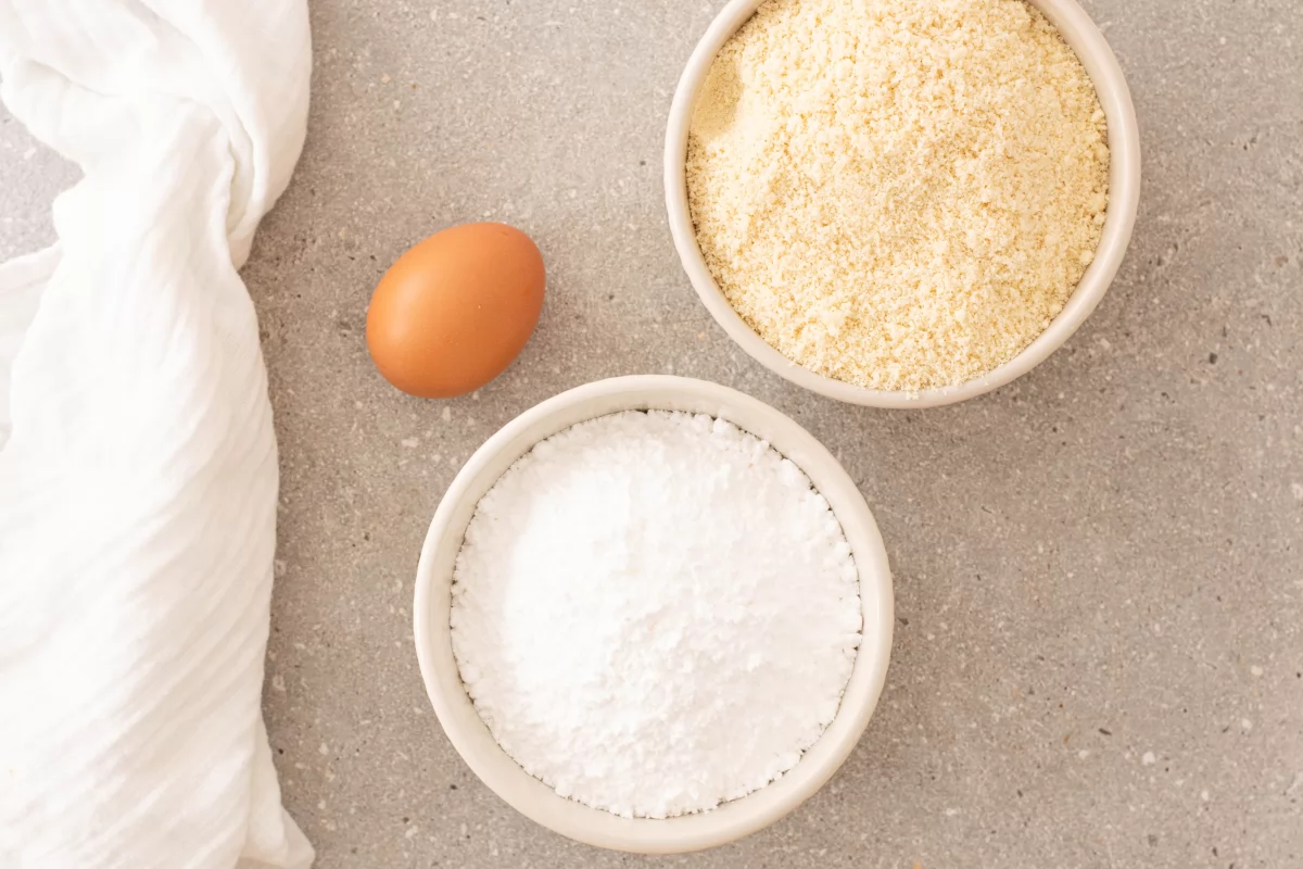 En Navidad no puede faltar mazapán en ninguna casa, te enseñamos a hacerlo 3 Merca2.es Ingredientes necesarios para hacer mazapán casero