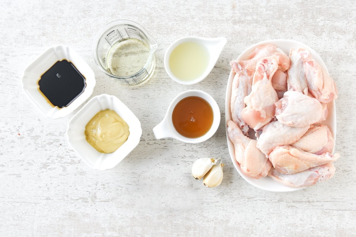 Ingredientes para preparar alitas de pollo con salsa de soja