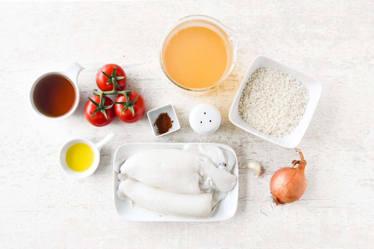 Ingredientes para preparar arroz con sepia