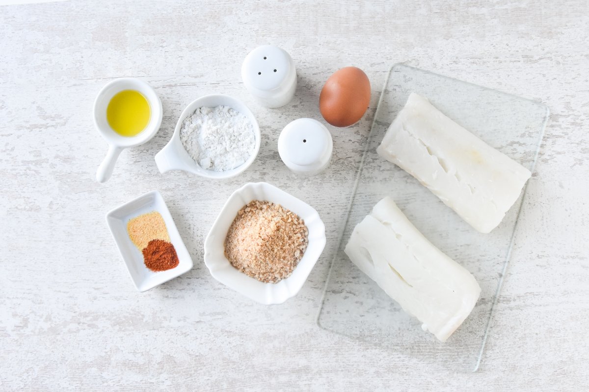 Ingredientes para preparar bacalao rebozado en freidora de aire