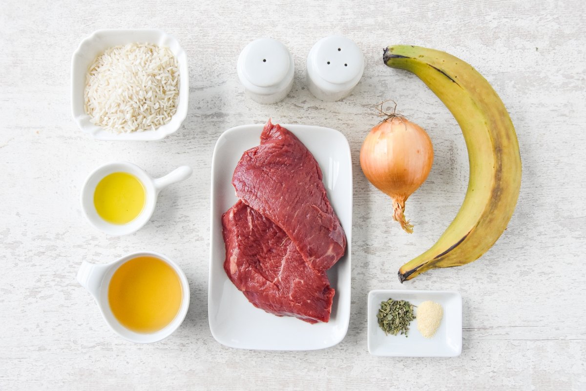 Ingredientes para preparar bistec encebollado