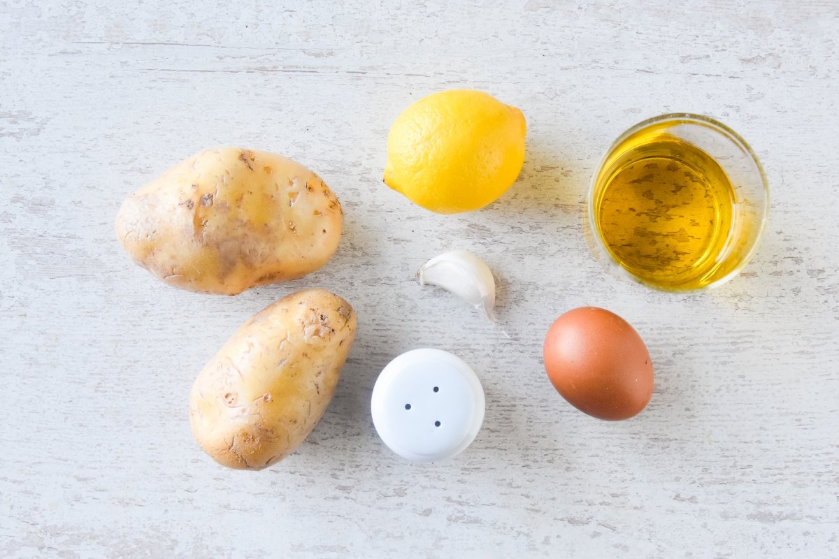 Ingredientes para preparar el ajoatao