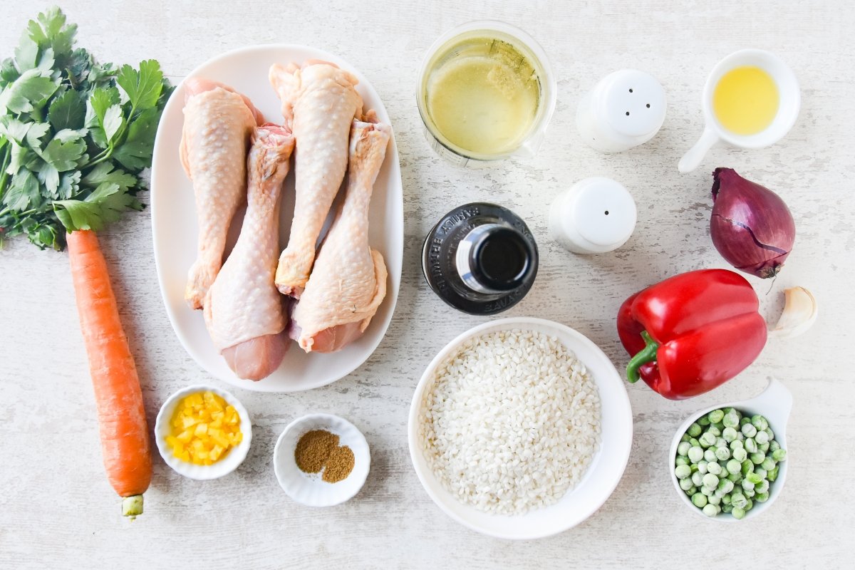 Ingredientes para preparar el arroz con pollo peruano